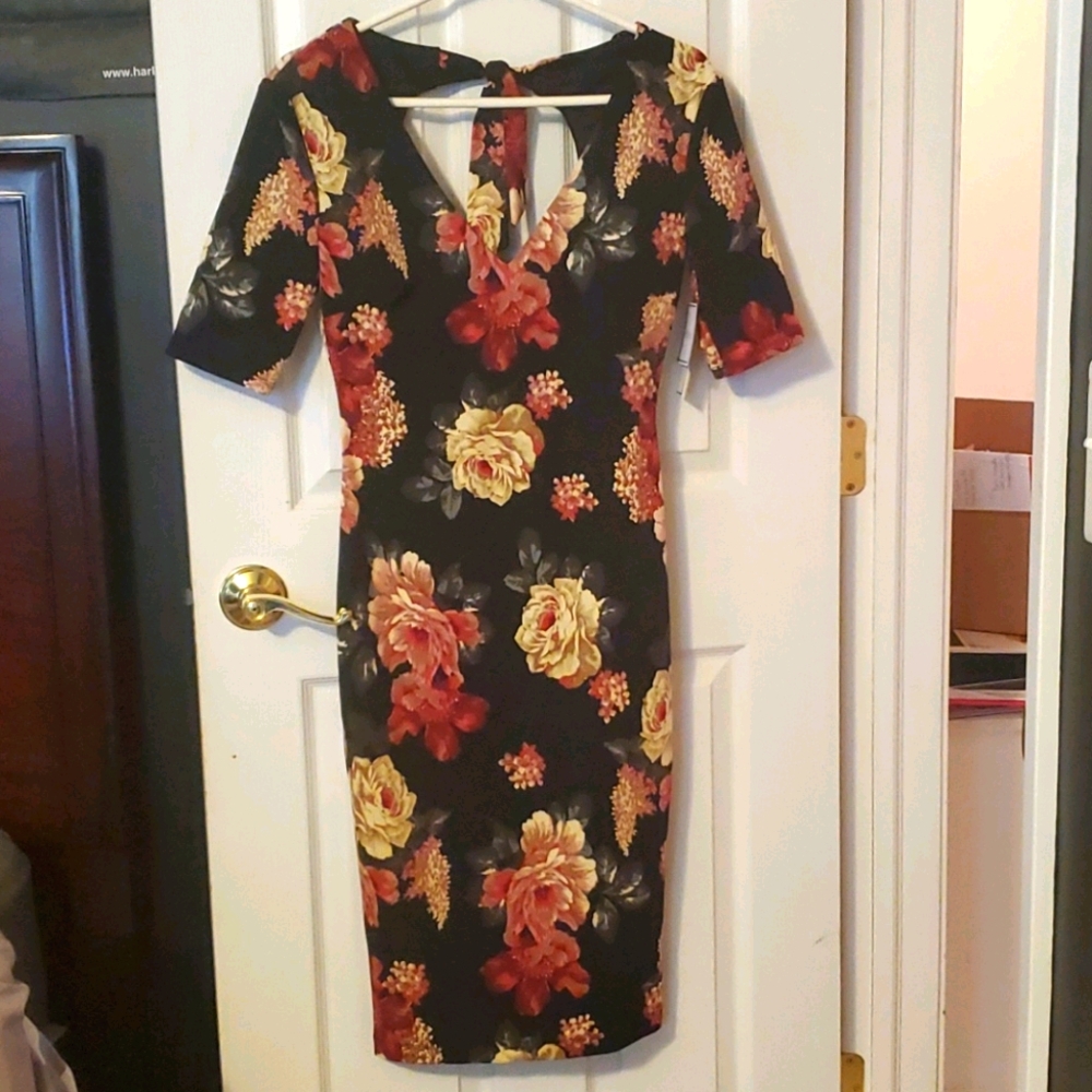 Gorgeous floral midi dress size 6